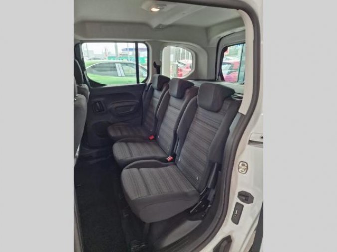 Opel Combo, Elegance PLUS 1.5 (96kW) AT8, barva bílá