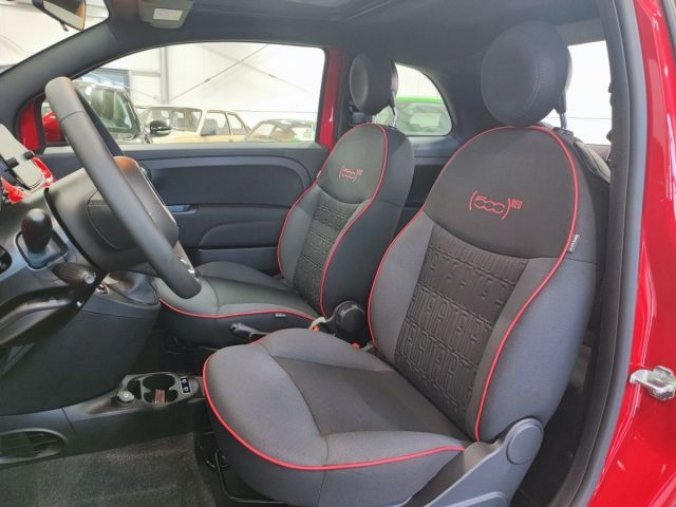 Fiat 500, RED 1.0 BSG HYBRID 70k, barva červená