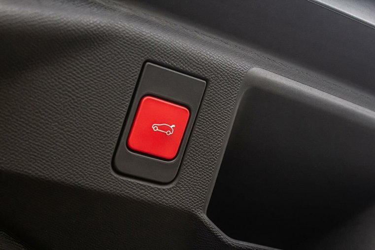 Peugeot 5008, Peugeot 5008 0,0 E- GT Elektromotor 157 kW, barva modrá