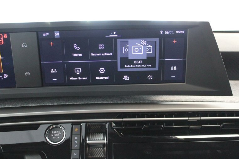 Peugeot 3008, Peugeot 3008 ALLURE Hybrid 145k e-DCS6, barva modrá