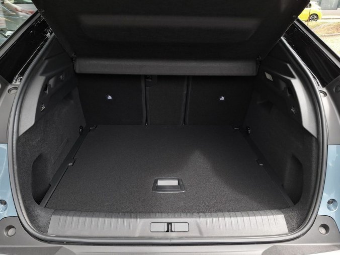 Peugeot 3008, Peugeot 3008 GT Hybrid 145 e-DCS6, barva modrá