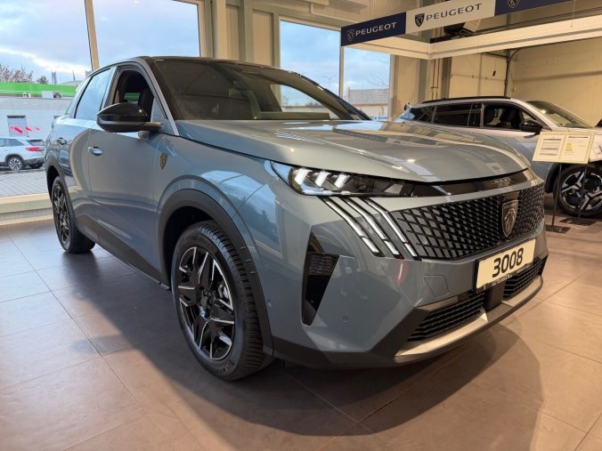 Peugeot 3008, Peugeot 3008 GT Hybrid 145 e-DCS6, barva modrá