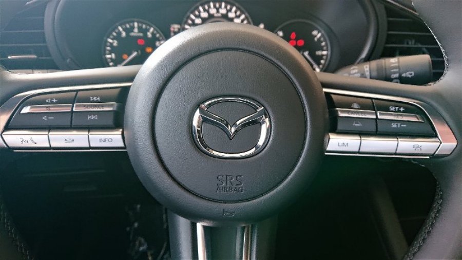 Mazda 3, Skyactiv G122 M/T, barva šedá