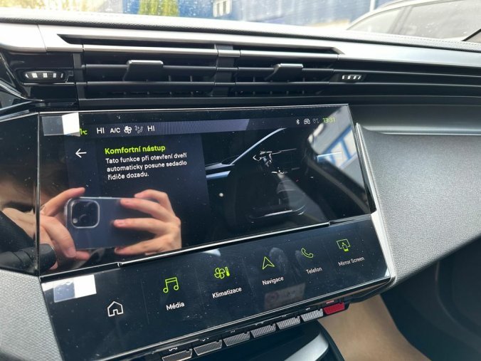 Peugeot 308, Peugeot 308 SW GT Hybrid 136 e-DCS6, barva šedá