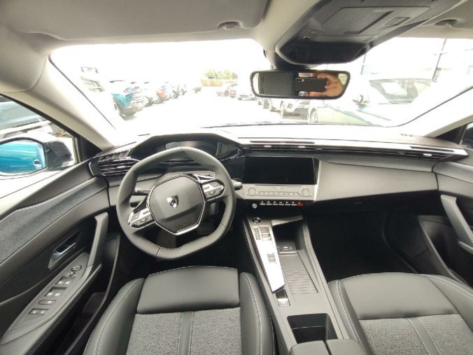 Peugeot 408, Peugeot 408 ALLURE 1.2 145k AUT6, barva modrá