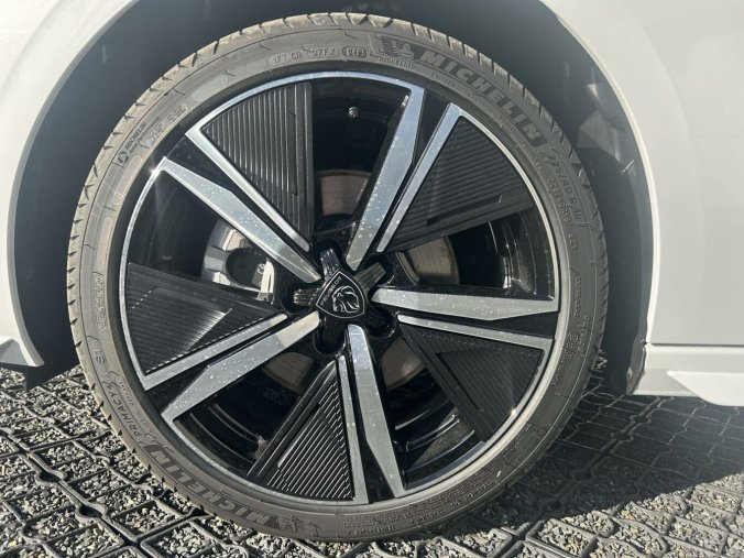Peugeot 308, Peugeot 308 SW GT Hybrid 145 e-DCS6, barva bílá