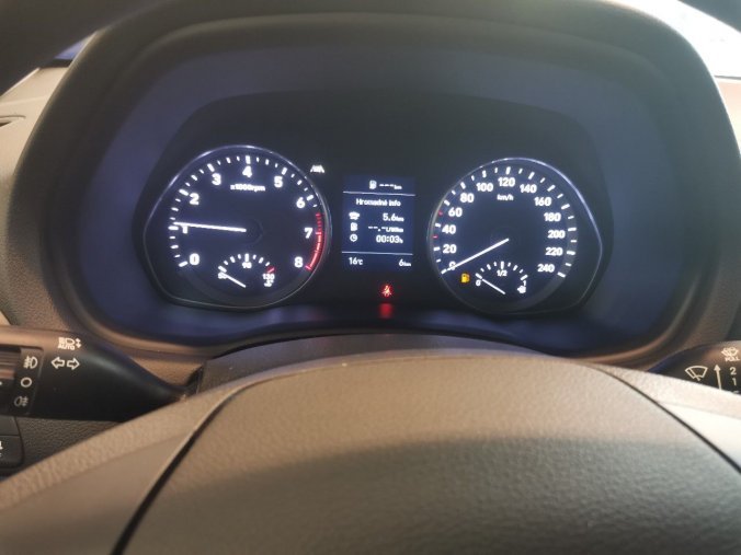 Hyundai i30, kombi, Nová kombi Comfort 1,5i CVVT 81 kW, barva červená
