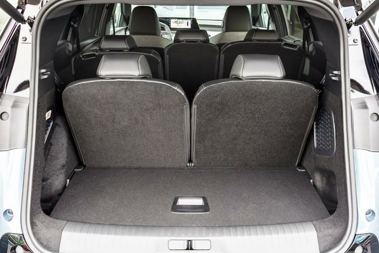 Peugeot 5008, Peugeot 5008 0,0 E- GT Elektromotor 157 kW, barva modrá