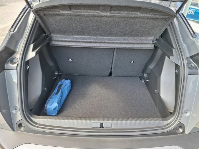 Peugeot 2008, Peugeot 2008 ALLURE PureTech 130 EAT8, barva šedá
