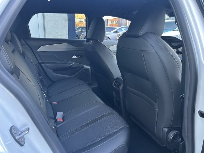 Peugeot 308, Peugeot 308 SW GT Hybrid 145 e-DCS6, barva bílá