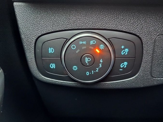 Ford Focus, kombi, Trend Edition Kombi 1,0 EcoBoost 92 kW / 125 k, barva červená