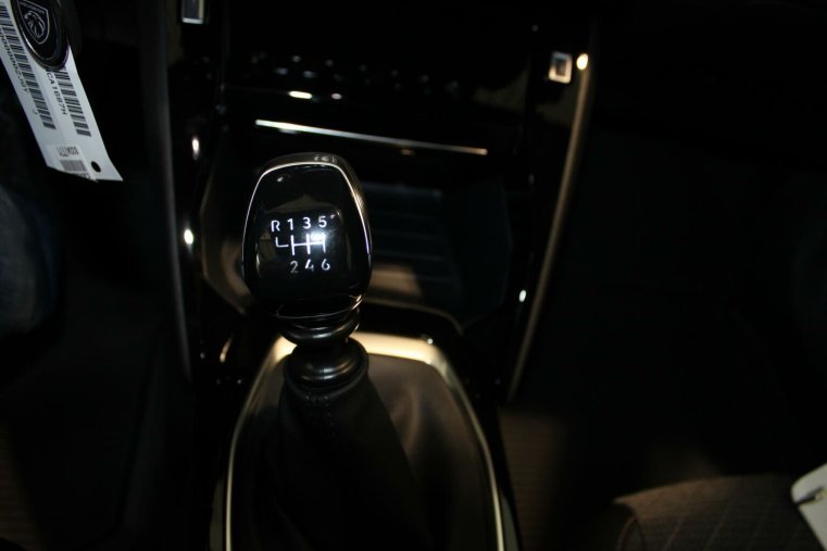 Peugeot 2008, Peugeot 2008 STYLE PureTech 100 S&S MAN6, barva bílá
