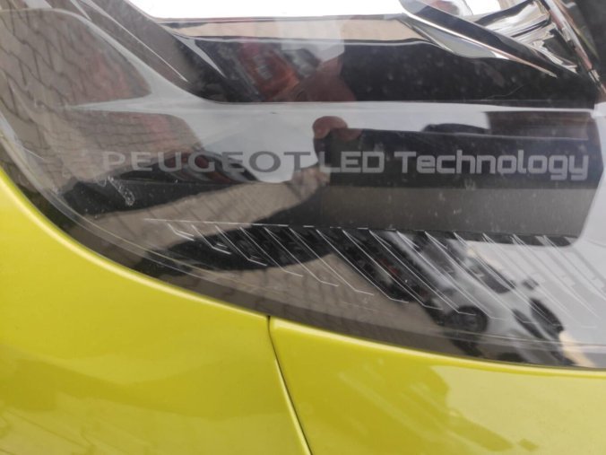 Peugeot 208, Peugeot 208 STYLE 1.2 TURBO 100k MAN6, barva žlutá