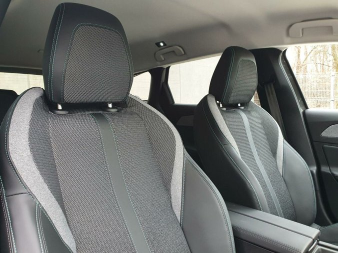 Peugeot 308, Peugeot 308 SW ALLURE BlueHDi 130 S&S EAT8, barva bílá