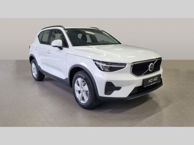 Volvo XC40, T2 1.5L 129 HP AT8 FWD CORE, barva bílá