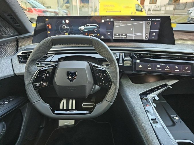 Peugeot 5008, Peugeot 5008 GT Hybrid 136 e-DCS6, barva šedá