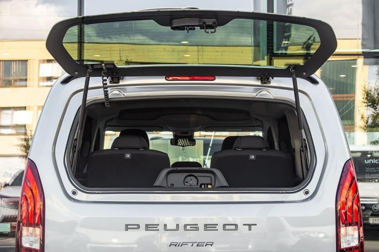 Peugeot Rifter, Peugeot Rifter 1,5 LONG GT 7 míst 130k EAT8, barva šedá