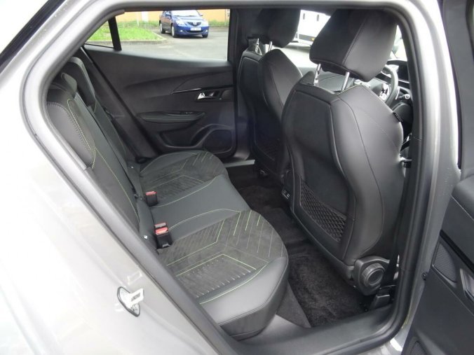 Peugeot 2008, Peugeot 2008 GT PureTech 130k EAT8, barva šedá