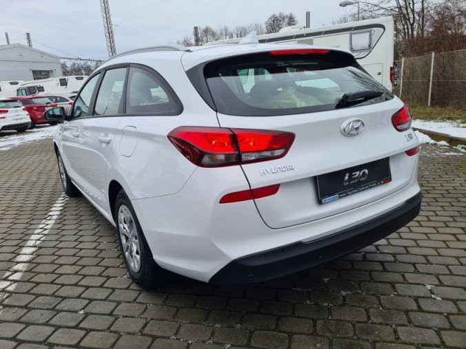 Hyundai i30, 1,5i 81 kW MT, barva bílá