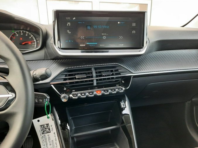 Peugeot 208, Peugeot 208 STYLE 1,2PT 100k M6, barva žlutá