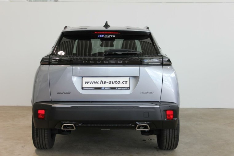 Peugeot 2008, Peugeot 2008 ALLURE Hybrid 136 e-DCS6, barva stříbrná