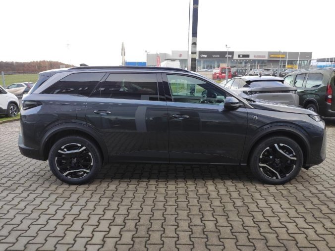 Peugeot 5008, Peugeot 5008 GT Plug-in HYBRID 195k  e-DCS7, barva šedá