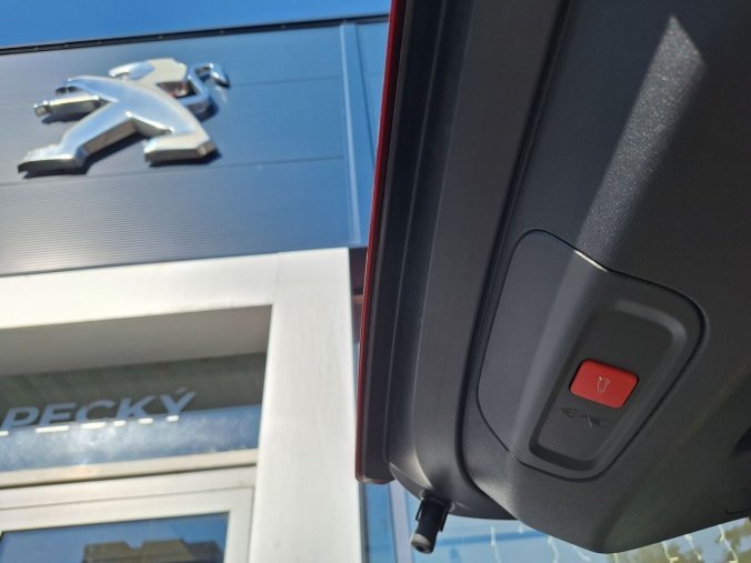 Peugeot 408, Peugeot 408 GT Hybrid 145 e-DCS6, barva červená