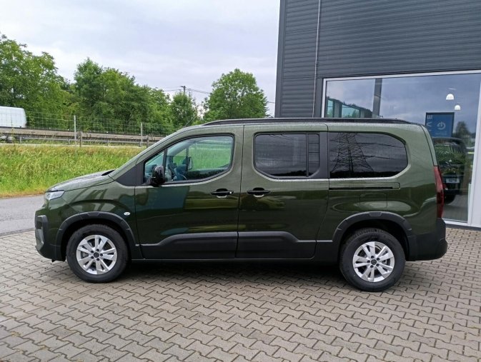 Peugeot Rifter, Peugeot Rifter LONG ALLURE BHDi 130 EAT8 N1, barva zelená