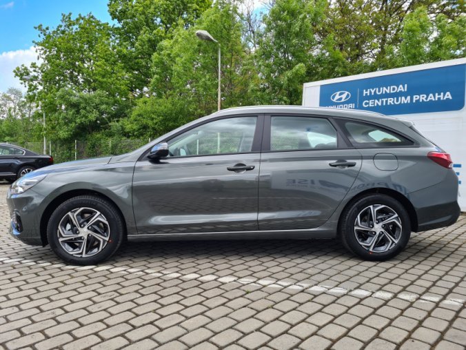 Hyundai i30, 1,5i 81 kW MT, barva šedá