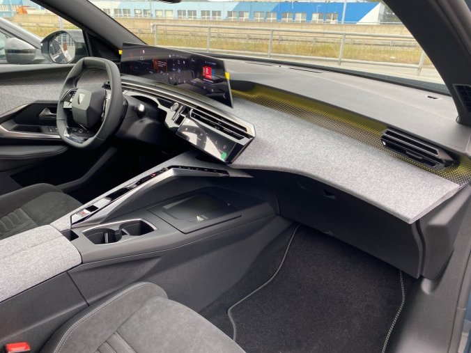 Peugeot 3008, Peugeot 3008 GT Hybrid 136 e-DCS6 - 7353, barva bílá