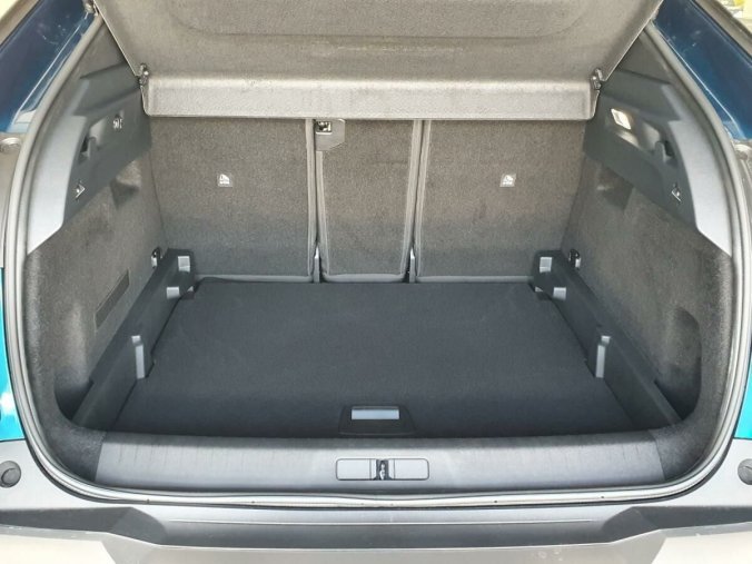 Peugeot 3008, Peugeot 3008 ALLURE Hybrid 136 e-DCS6, barva modrá