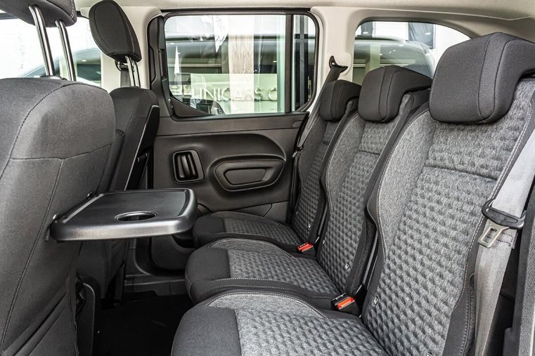 Peugeot Rifter, Peugeot Rifter 1,5 LONG GT 7 míst EAT8 130k, barva bílá