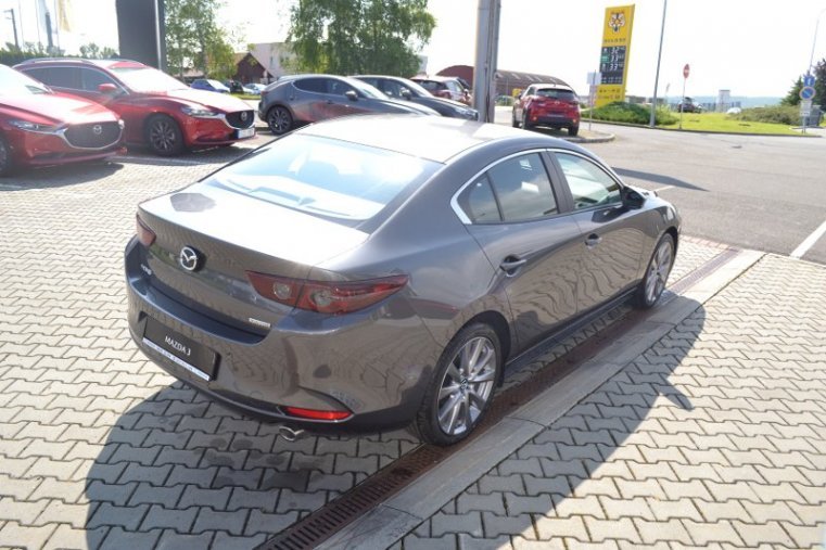 Mazda 3, Skyactiv G122, barva šedá