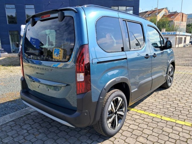 Peugeot Rifter, Peugeot Rifter GT BlueHDi 130 S&S EAT8, barva modrá