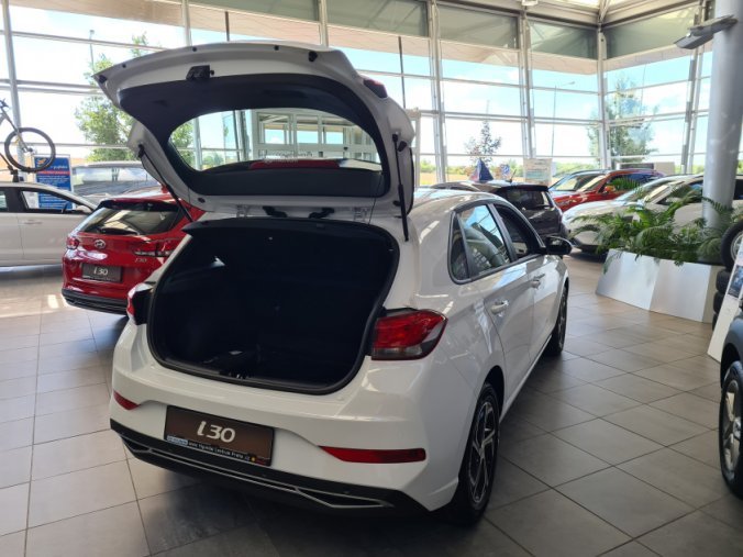 Hyundai i30, 1,0 T-GDI 88 kW MT, barva bílá