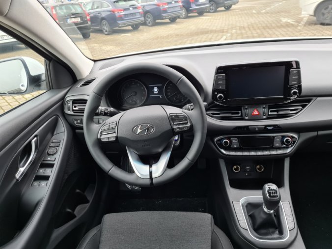 Hyundai i30, 1,5i 81 kW MT, barva bílá