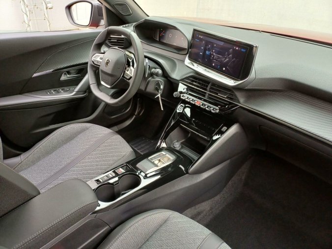 Peugeot 2008, Peugeot 2008 ALLURE Hybrid 145 e-DCS6, barva modrá