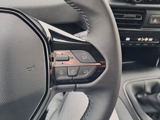 Peugeot Rifter, Peugeot Rifter LONG ALLURE BlueHDi 130 S&, barva zelená