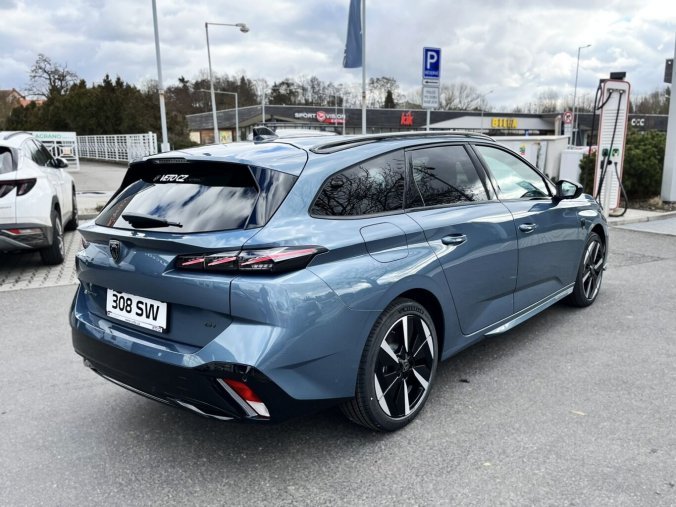Peugeot 308, Peugeot 308 SW GT Elektromotor 115 kW / 156 k (Baterie 58 kWh), barva šedá
