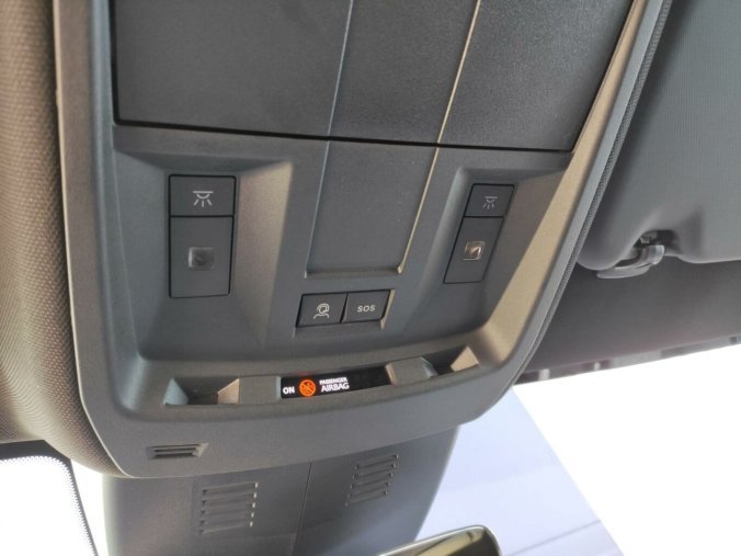 Peugeot 5008, Peugeot 5008 GT Hybrid 145 e-AUT6, barva modrá