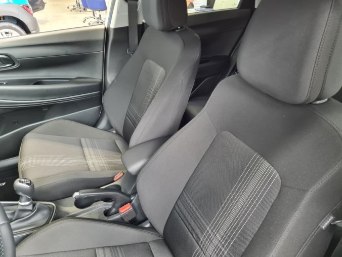 Hyundai Bayon, 1,0 T-GDI 74 kW 6st. manuální, barva bílá