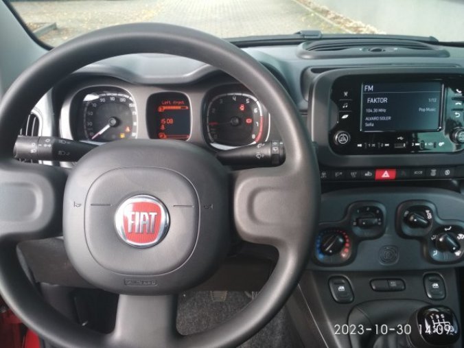 Fiat Panda, 1.0 70k COLD Italia, barva červená