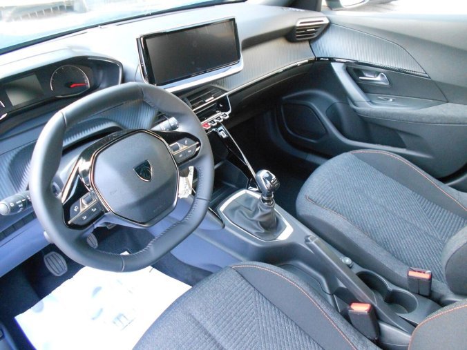 Peugeot 2008, Peugeot 2008 STYLE PureTech 100 MAN6, barva modrá