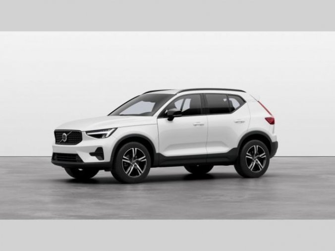 Volvo XC40, T2 1.5L 129 HP AT8 FWD ESSENTI, barva bílá