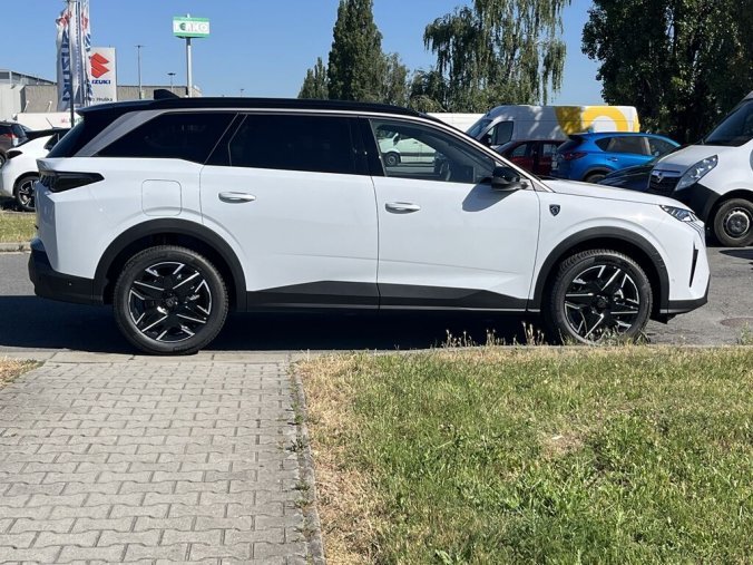 Peugeot 5008, Peugeot 5008 GT Hybrid 145 e-DCS6, barva bílá
