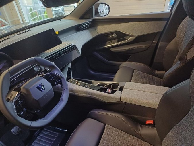 Peugeot 3008, Peugeot 3008 ALLURE Hybrid 145 e-DCS6, barva šedá