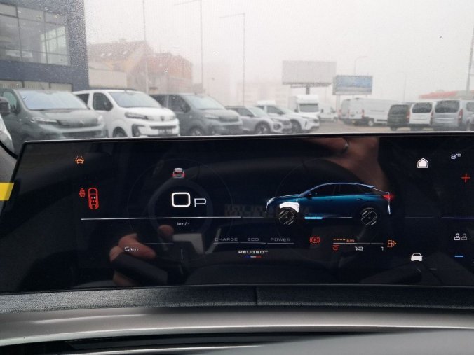 Peugeot 3008, Peugeot 3008 3008 GT Hybrid 145 e-DCS6, barva modrá