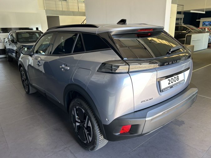 Peugeot 2008, Peugeot 2008 ALLURE PureTech 100 S&S MAN6, celoroční PNEU, barva stříbrná