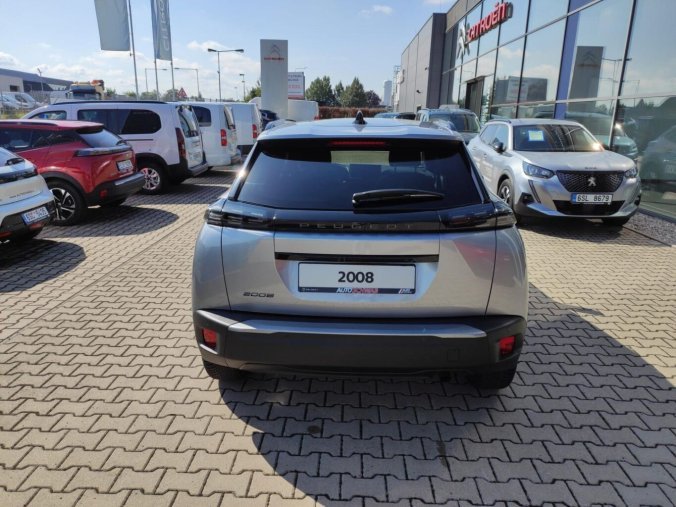 Peugeot 2008, Peugeot 2008 ALLURE 1.2 100k MAN6, barva stříbrná
