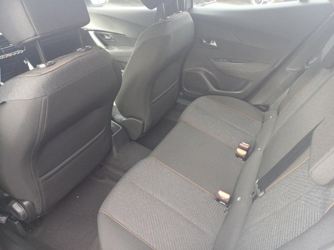 Peugeot 2008, Peugeot 2008 BUSINESS Hybrid 110 e-DCS6, barva bílá